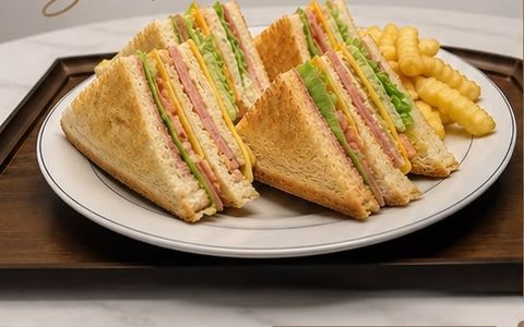 Club Sandwich, toasted triangles with fries